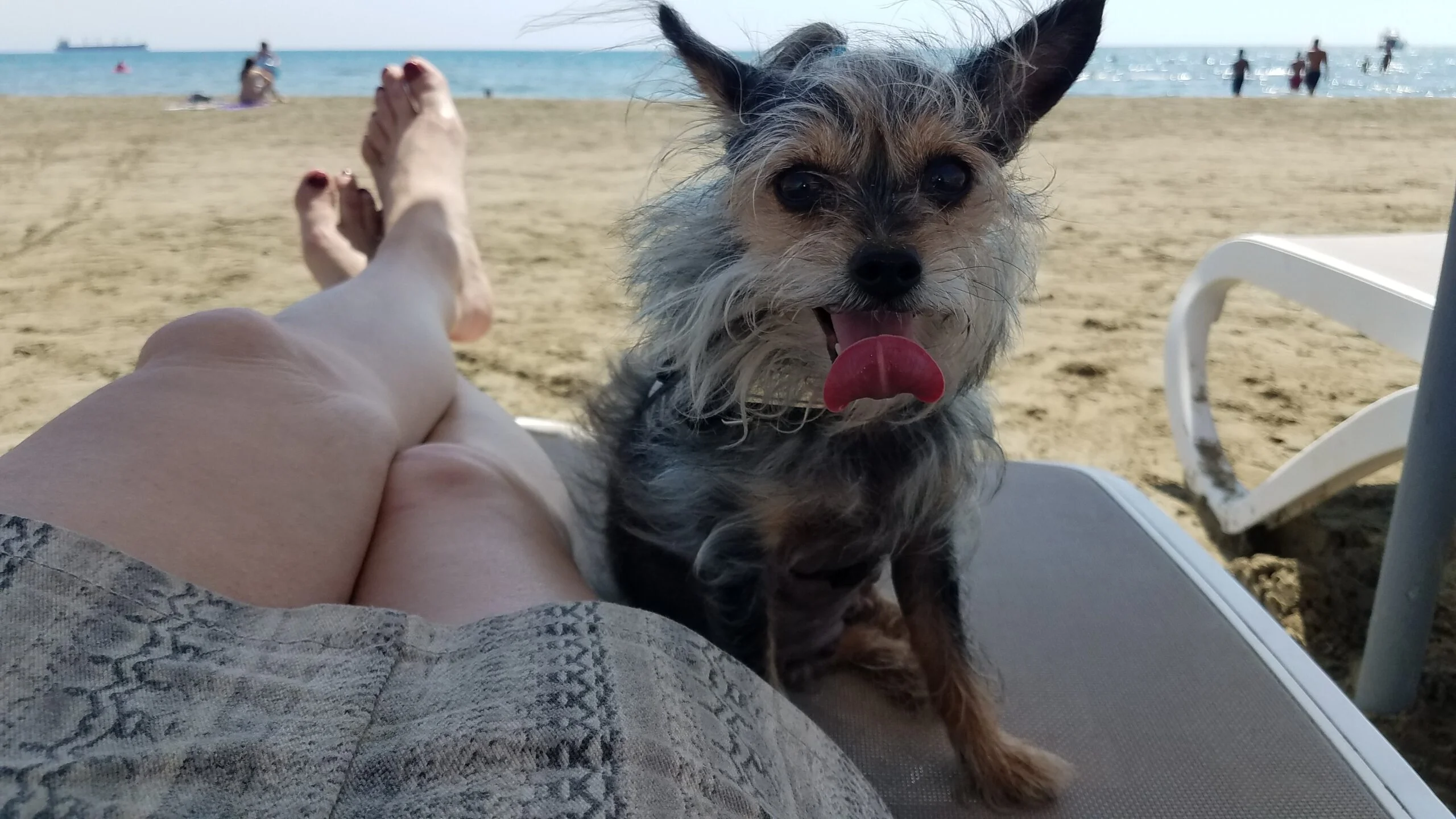 Am Meer in Zypern mit Mary