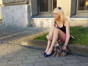 Mary und Lulu beim Kuscheln